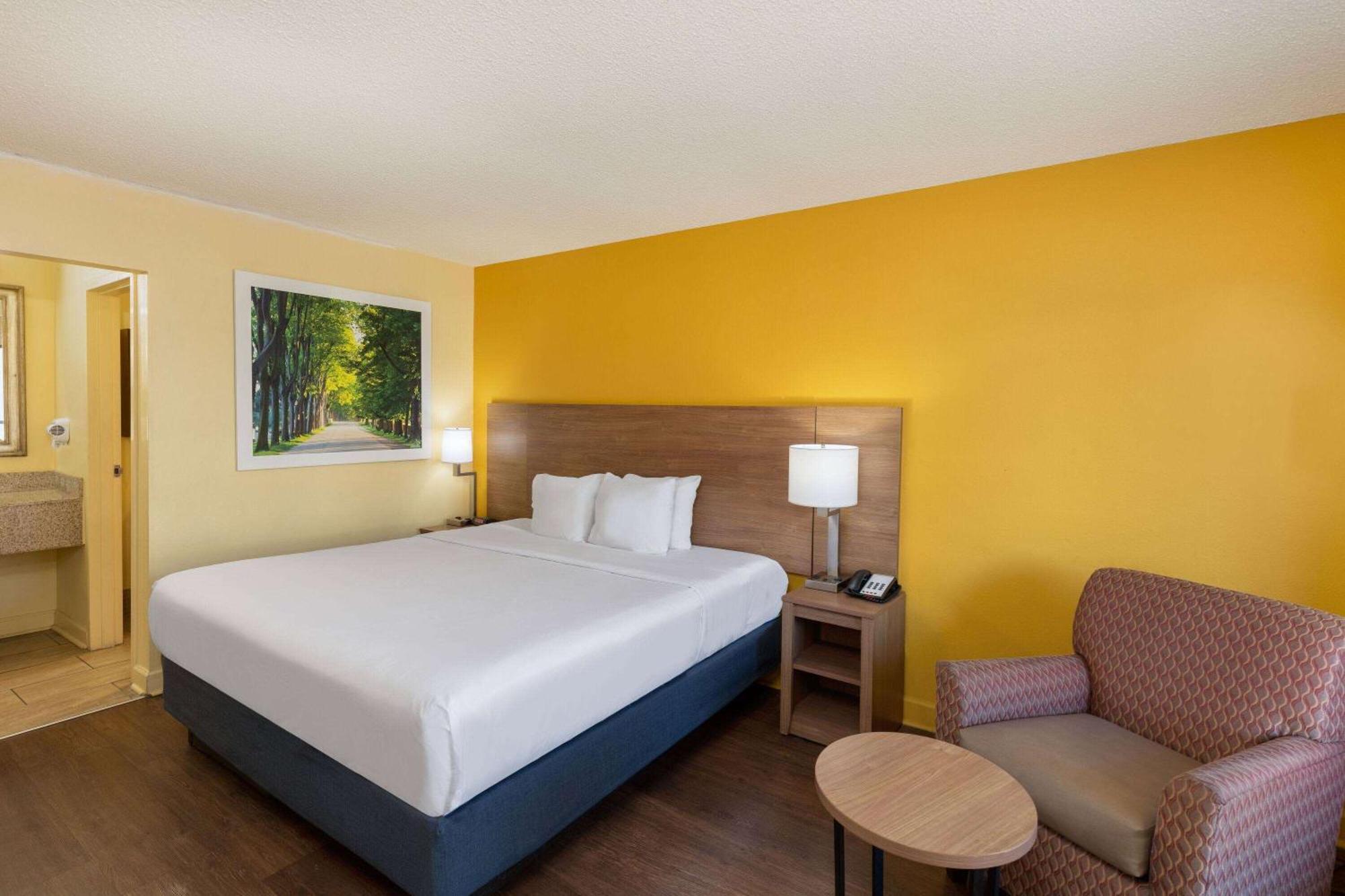Days Inn By Wyndham Florence/I-95 North Exterior foto