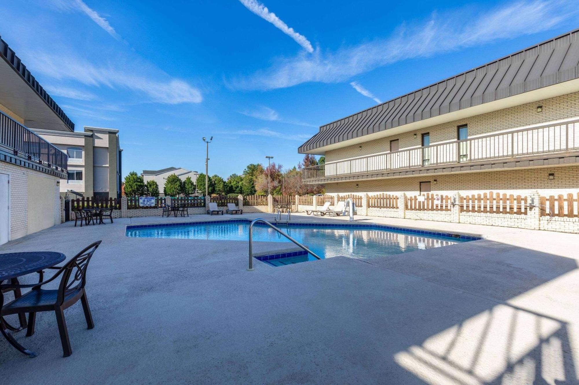 Days Inn By Wyndham Florence/I-95 North Exterior foto